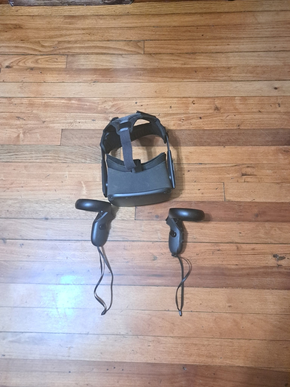 OCULUS VR Headset with Controllers - Wireless VR Headset and Motion Controllers